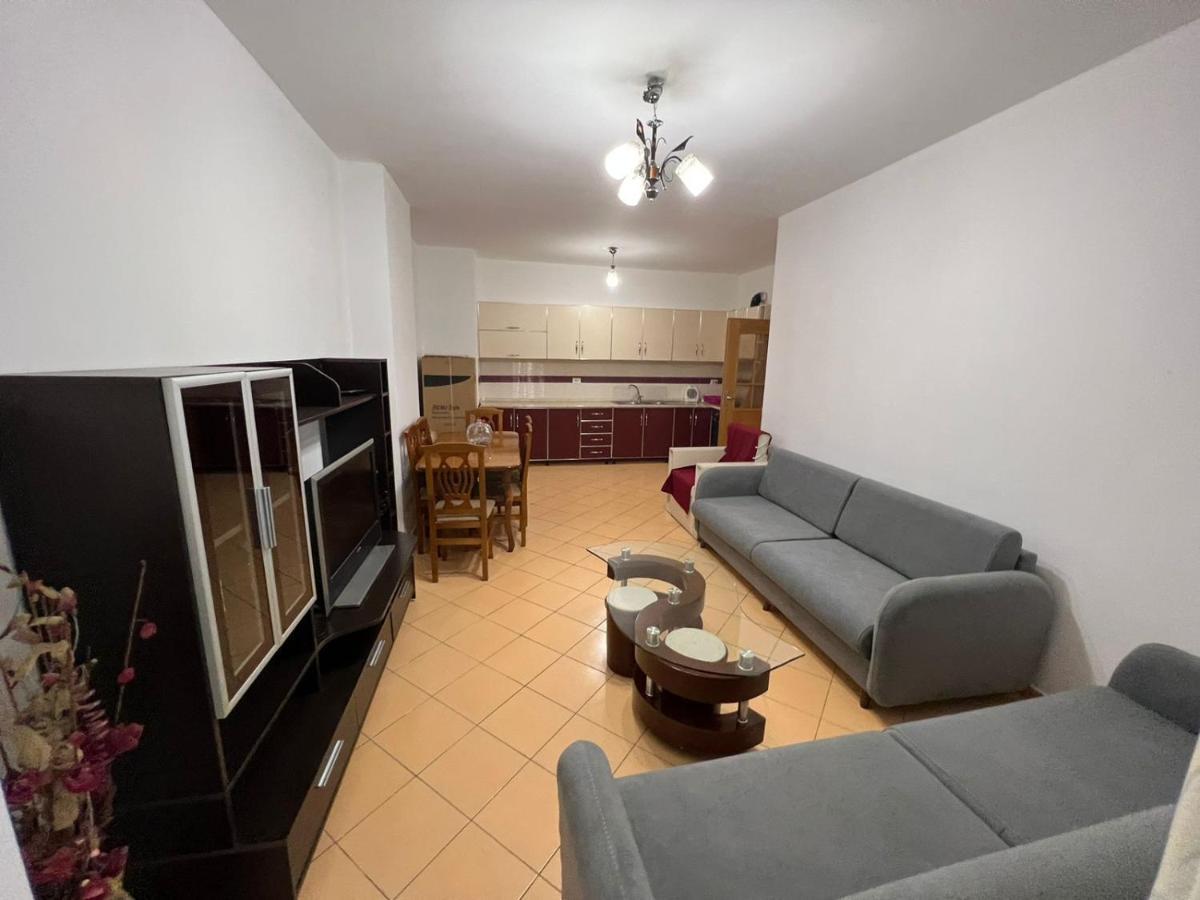 Leonard Apartment Tirana Esterno foto