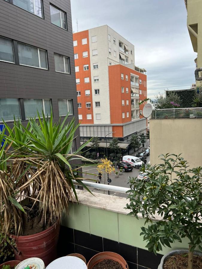 Leonard Apartment Tirana Esterno foto