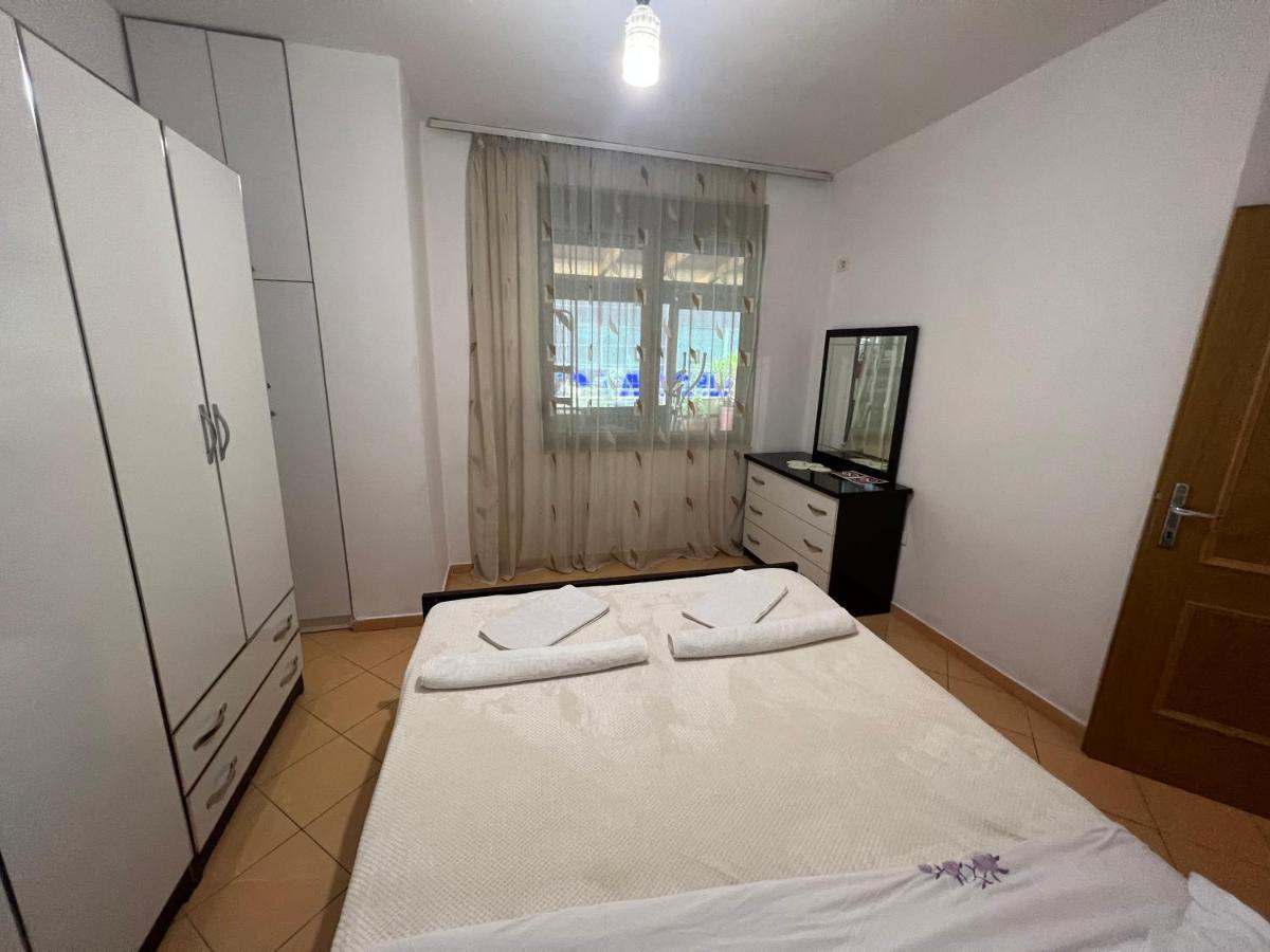 Leonard Apartment Tirana Esterno foto