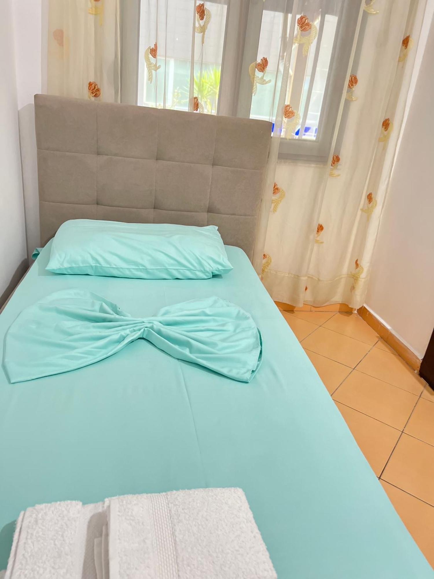 Leonard Apartment Tirana Esterno foto